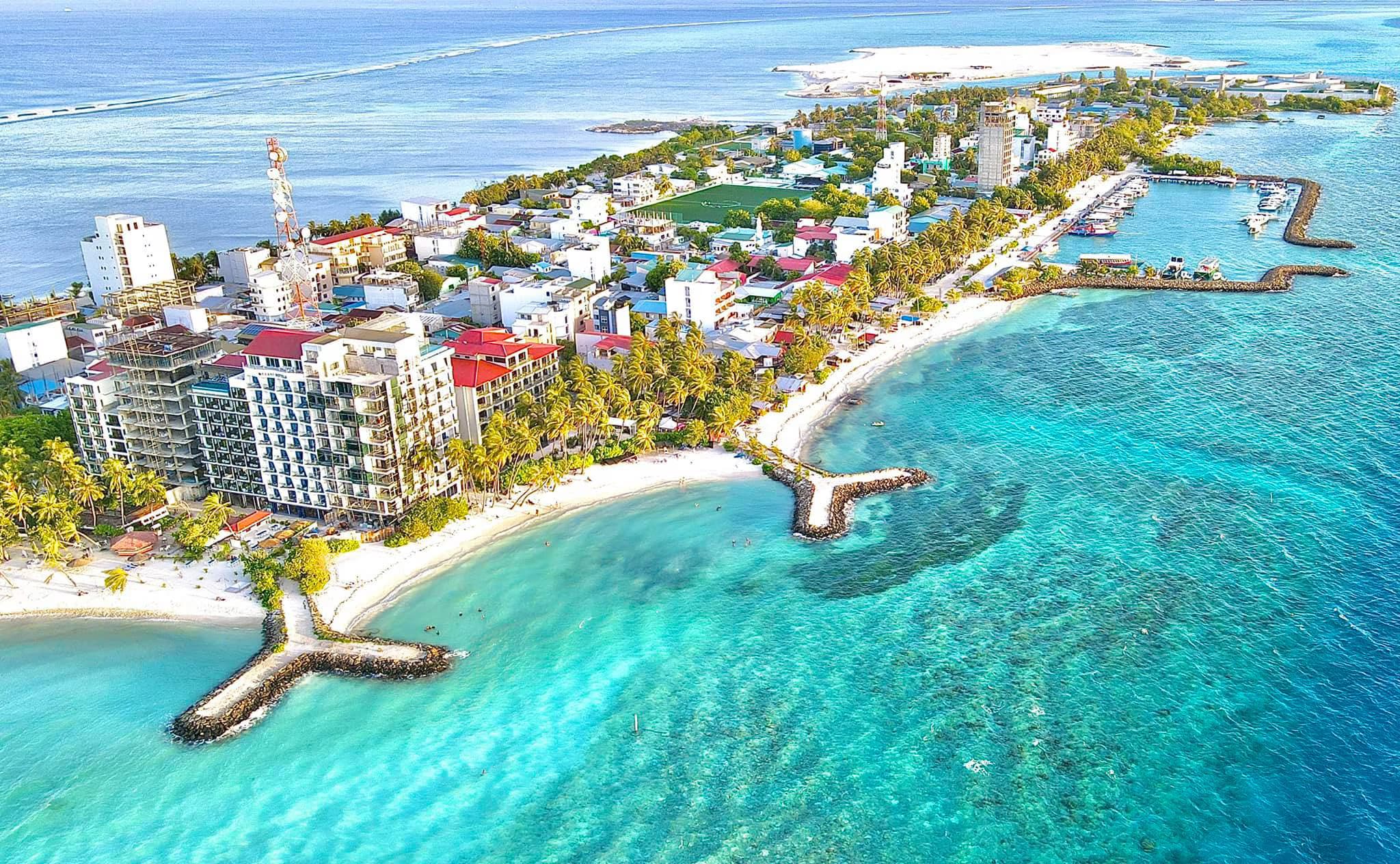 MALDIVES - with Kaani Grand Seaview (Maafushi Island).