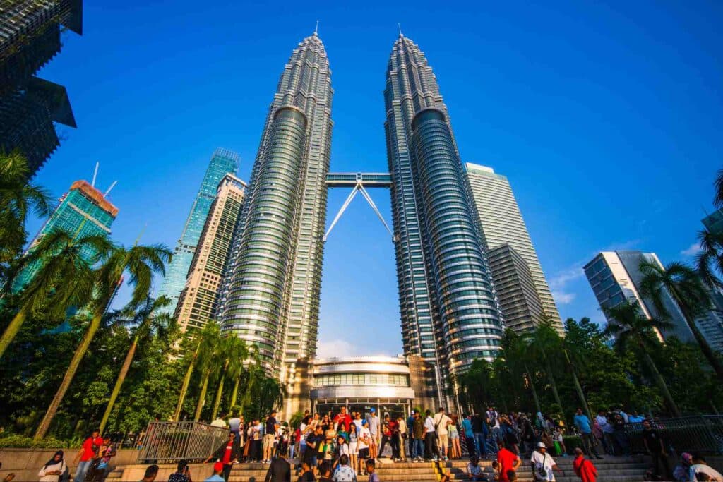 MALAYSIA’s Beauty - Tropical Bliss Awaits .