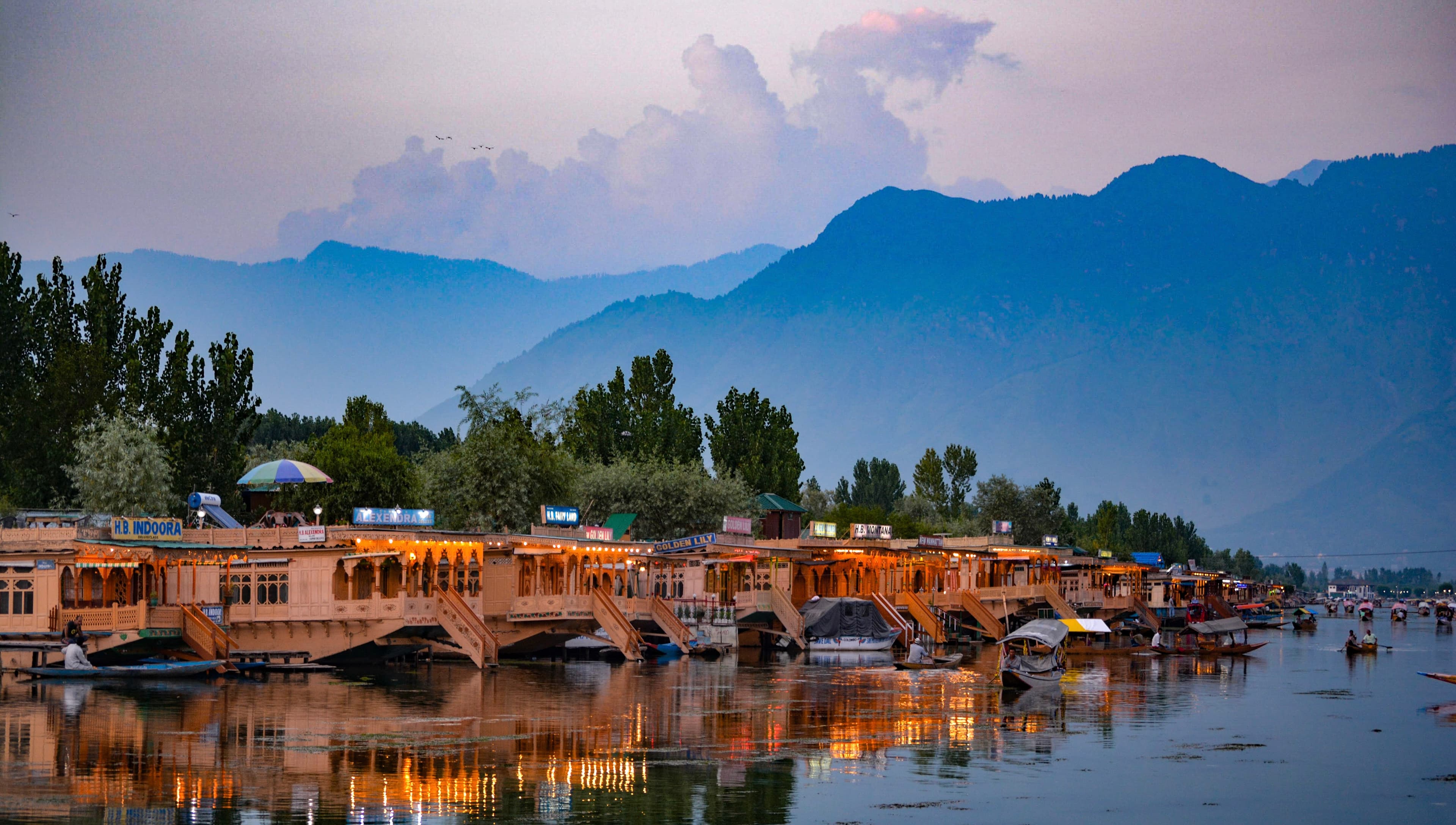 KASHMIR - The Heaven on Earth.
